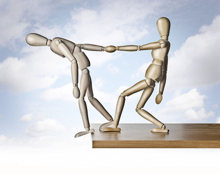 Medientipps csm 1Gliederpuppehaelteineanderevomspringenab 91aea319f9