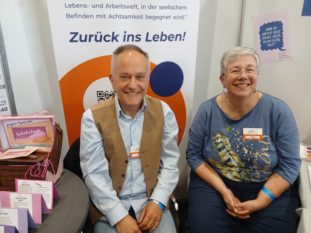 „Moin!“ war meist der Anfang – Die DDL auf der Messe Leben und Tod in Bremen 2026 Leben und Tod Bremen Michael und Gaby